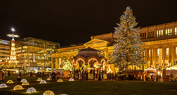 Bild vergrößern und Infos Weihnachten in Stuttgart: Schlossplatz und Königsbau